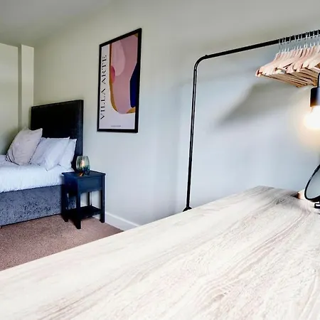 Modern Townhouse Location Free Parking *