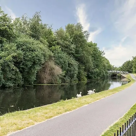 Modern Townhouse Location Free Parking