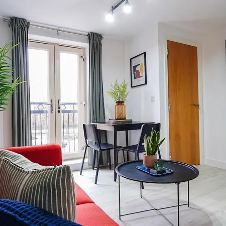 Modern Townhouse Location Free Parking *