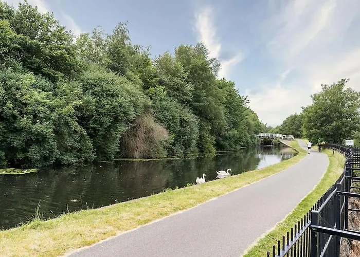 Modern Townhouse Location Free Parking