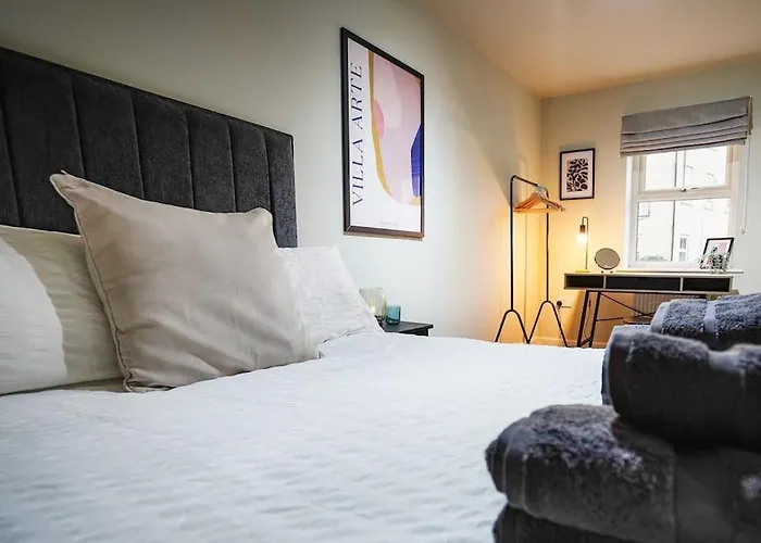 Modern Townhouse Location Free Parking Λιντς